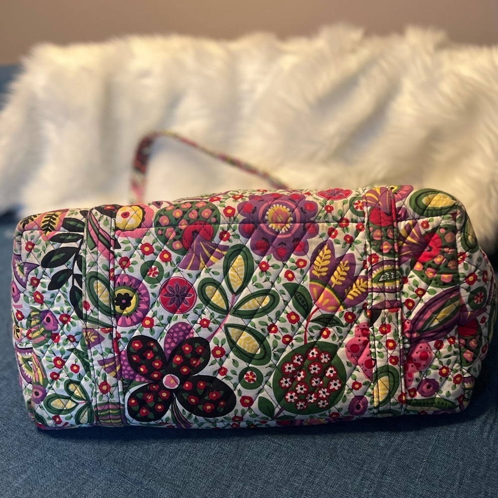Vera Bradley Large Travel Tote with 6 Inside Pockets Viva La La Green Flowers - Picture 5 of 12